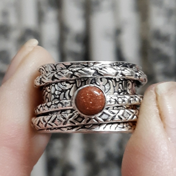 New Sun Stone Silver Spinner Ring. Size 6.50 - Picture 5 of 8